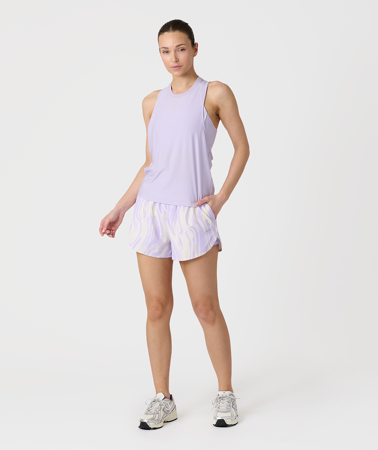 Leni Short Brushstroke Aura