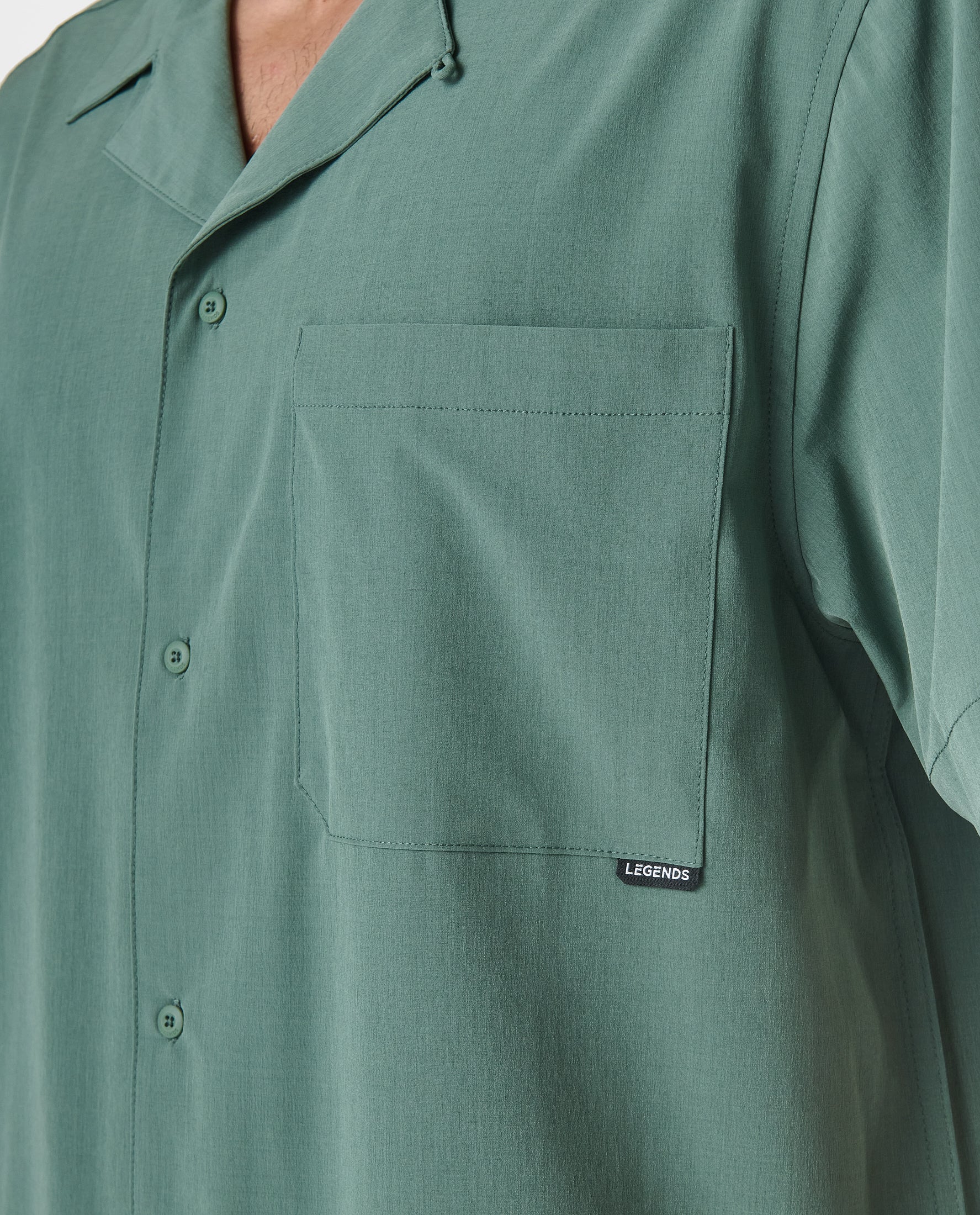 Men's Legends Chief Camp Collar Button Up Shirt Medium Hunter Green Men's Legends Chief Camp Collar Button Up Shirt Medium Hunter Green