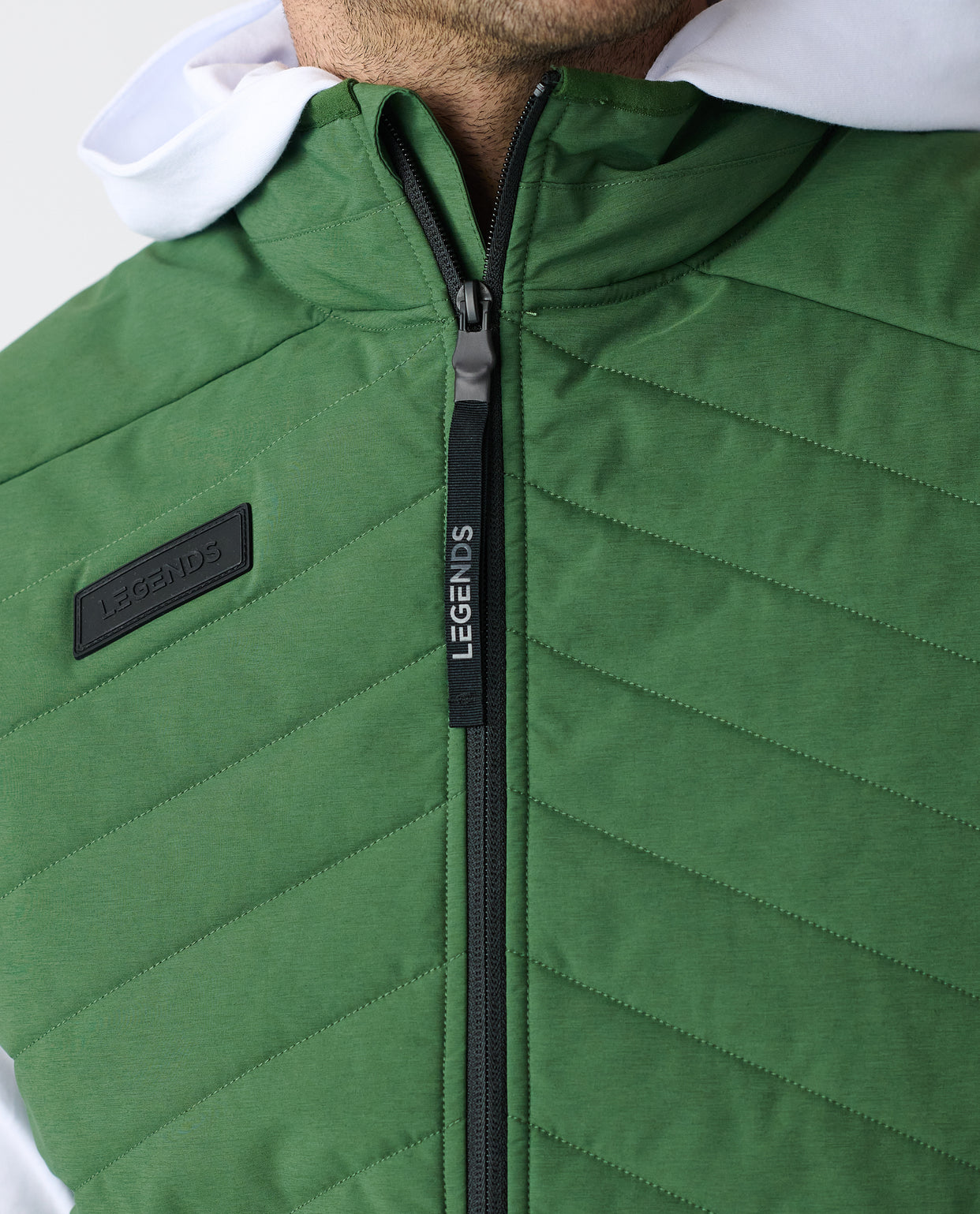 Nuch Vest Sierra