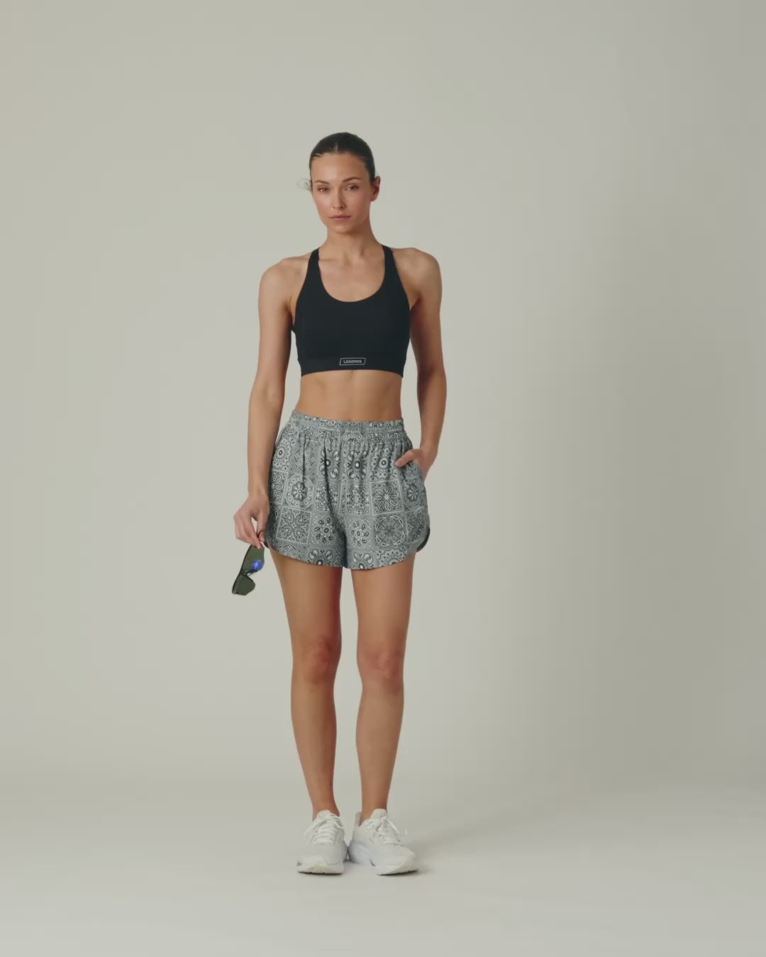 Leni Short Paisley Tile Gray - 9